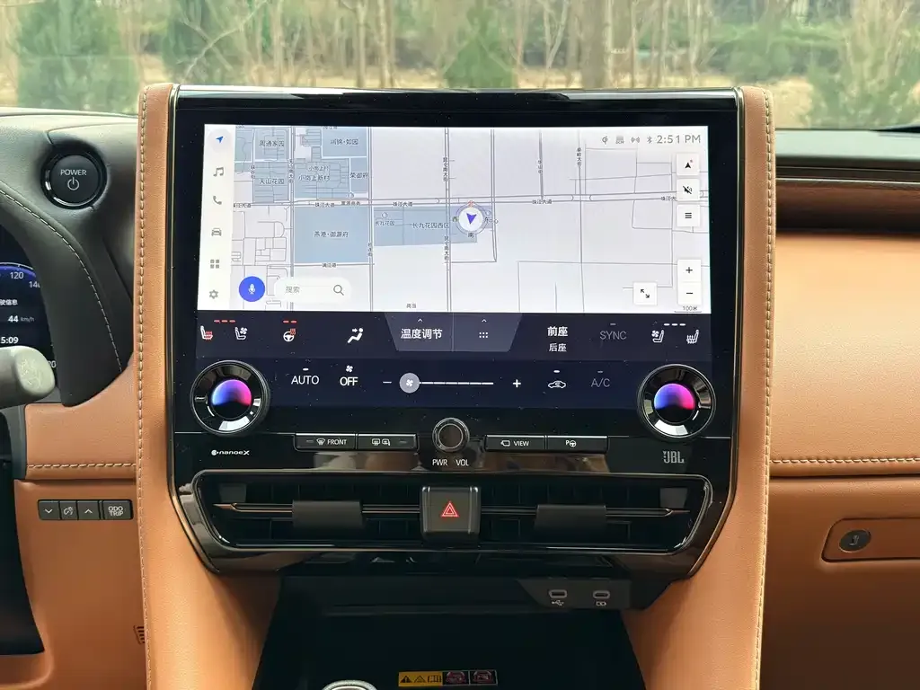 Toyota Alphard — фото 3