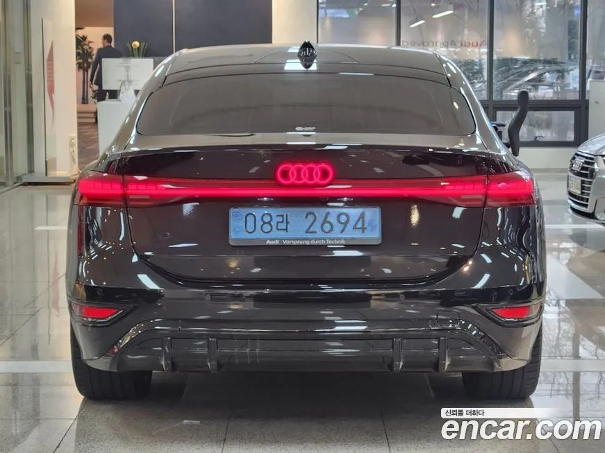 Audi A6 e-Tron — фото 10