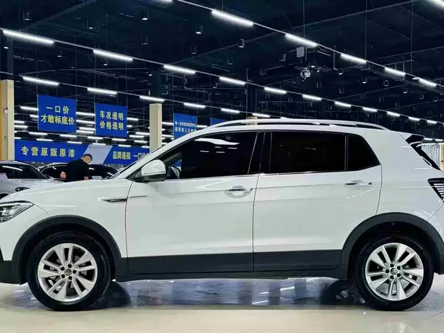Volkswagen T-Cross — фото 10