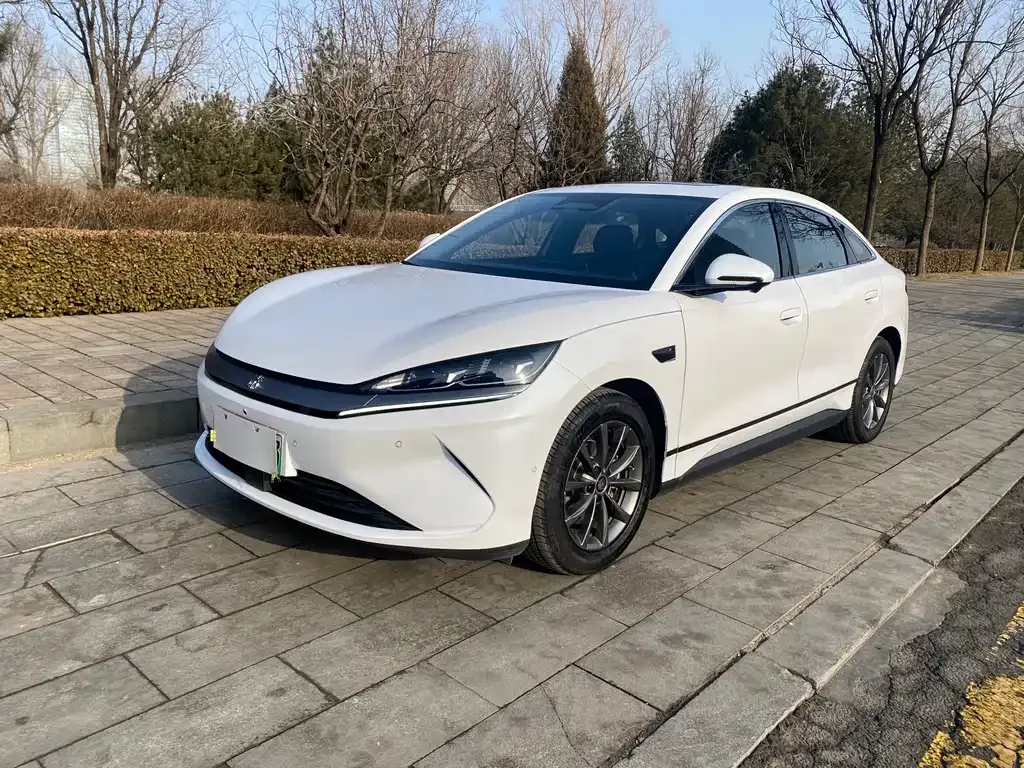 BYD Qin L — фото 1