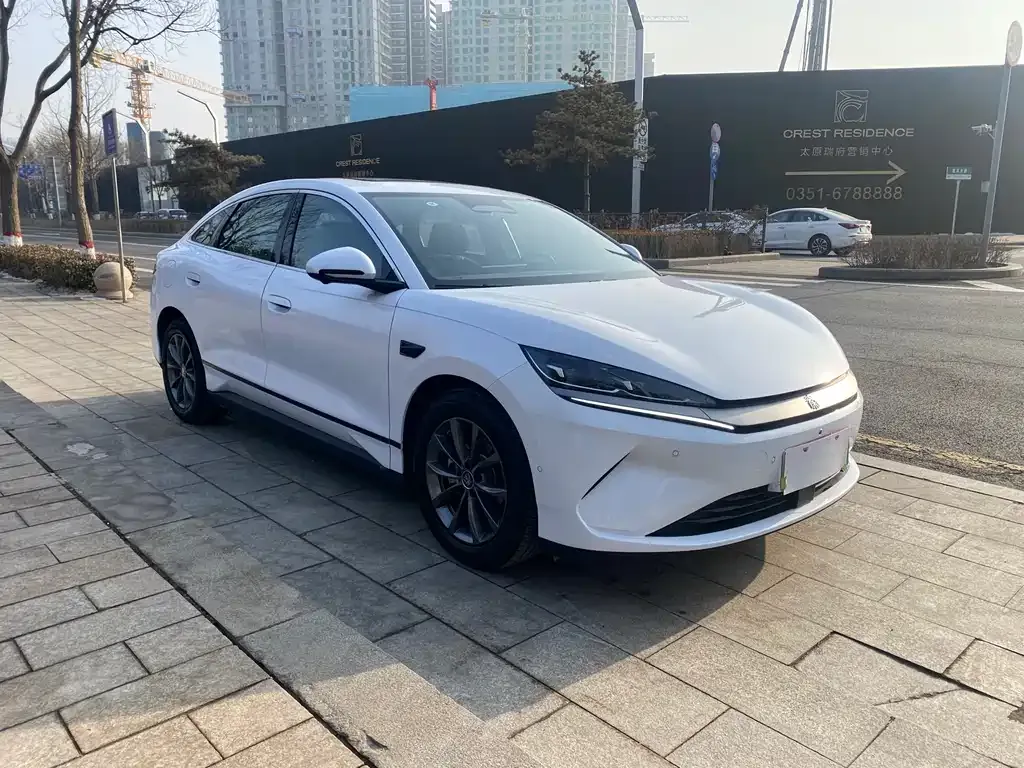 BYD Qin L — фото 8