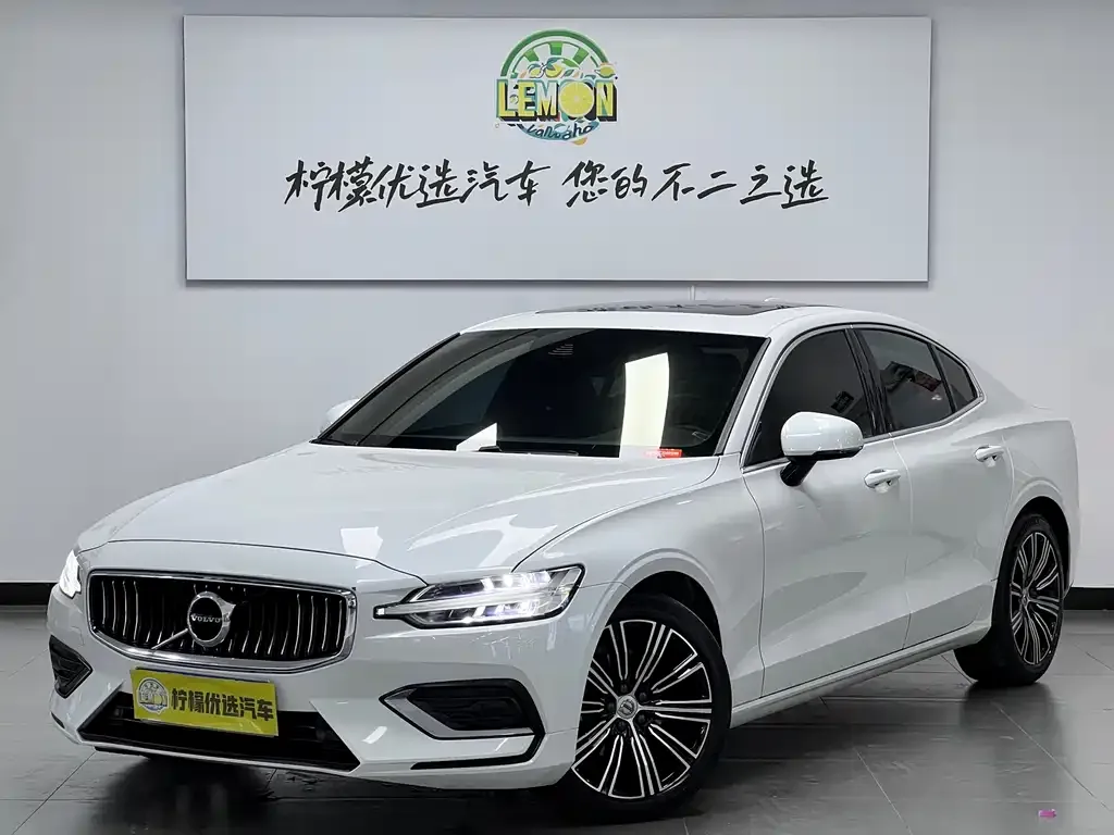 Volvo S60 — фото 1