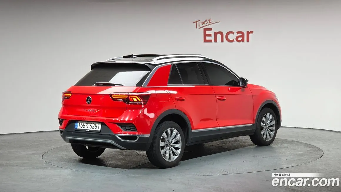 Volkswagen T-Roc — фото 6
