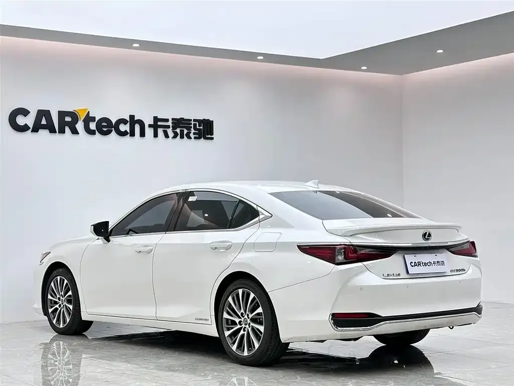 Lexus ES — фото 4