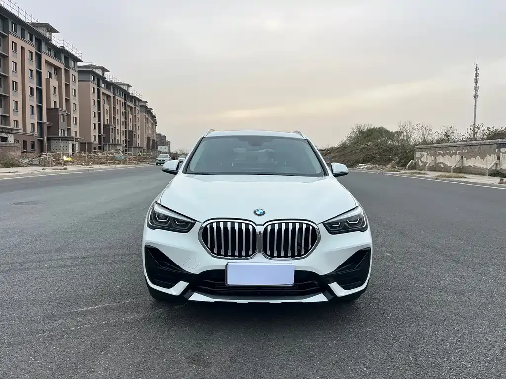 BMW X1 — фото 9