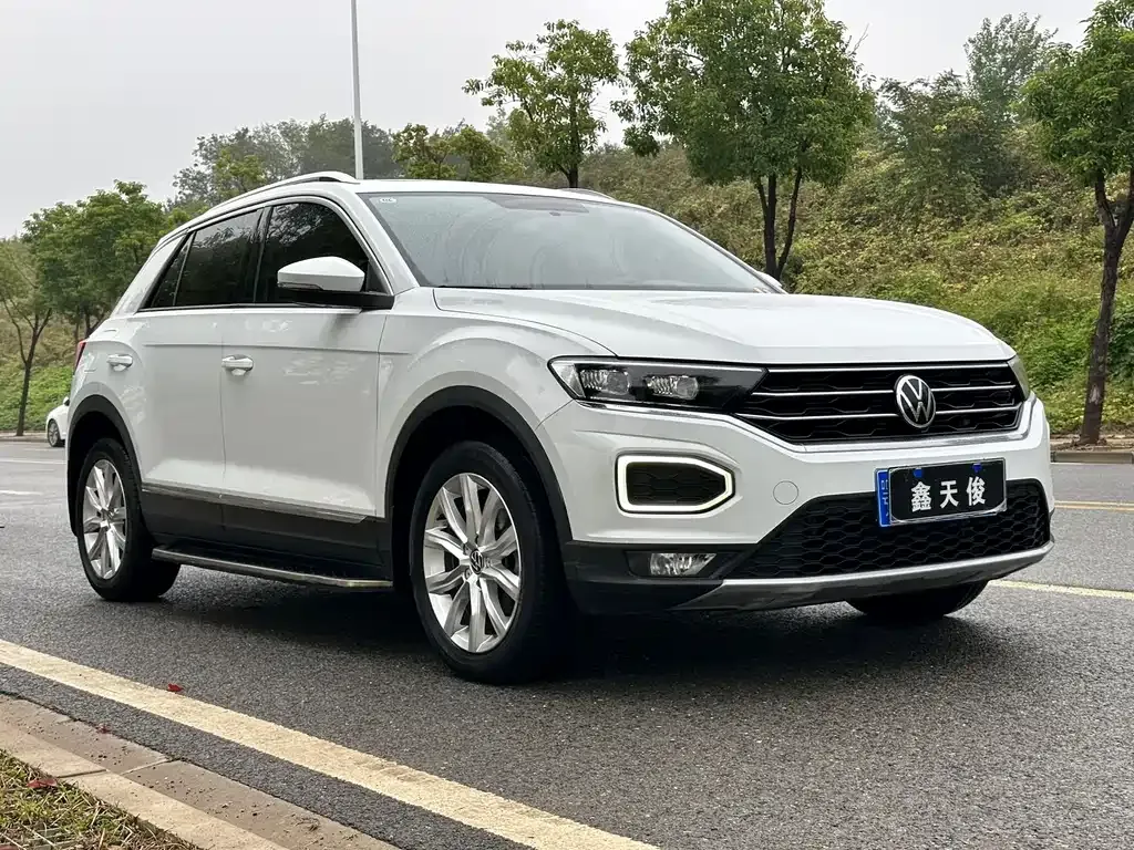 Volkswagen T-Roc — фото 10