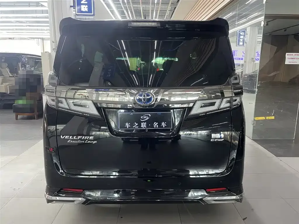 Toyota Vellfire — фото 9
