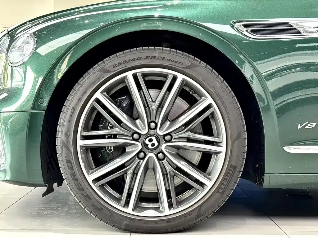 Bentley Flying Spur — фото 7