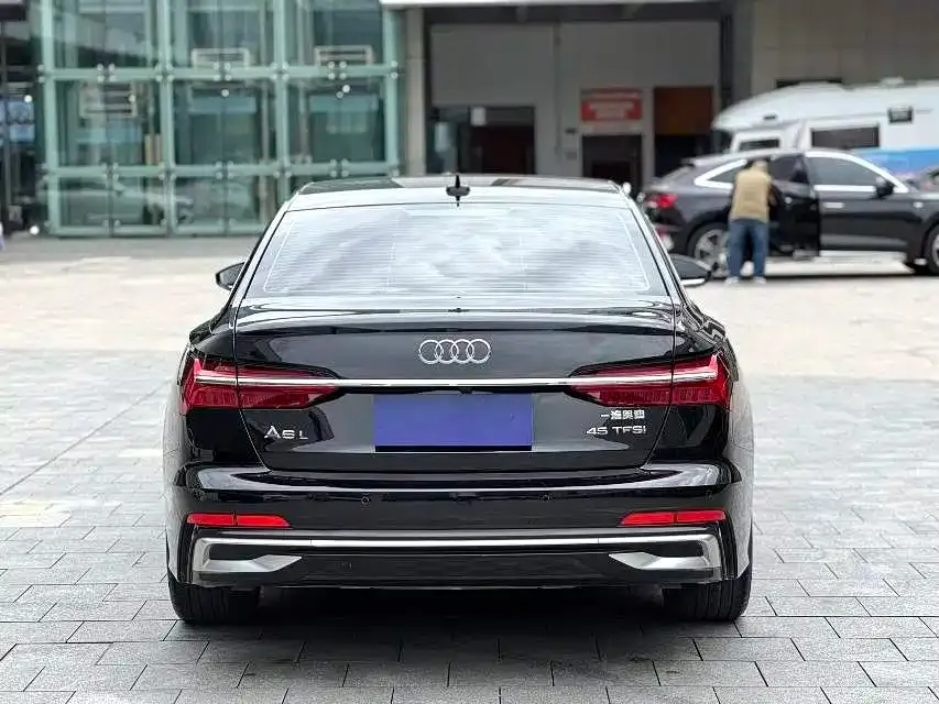 Audi A6L — фото 2