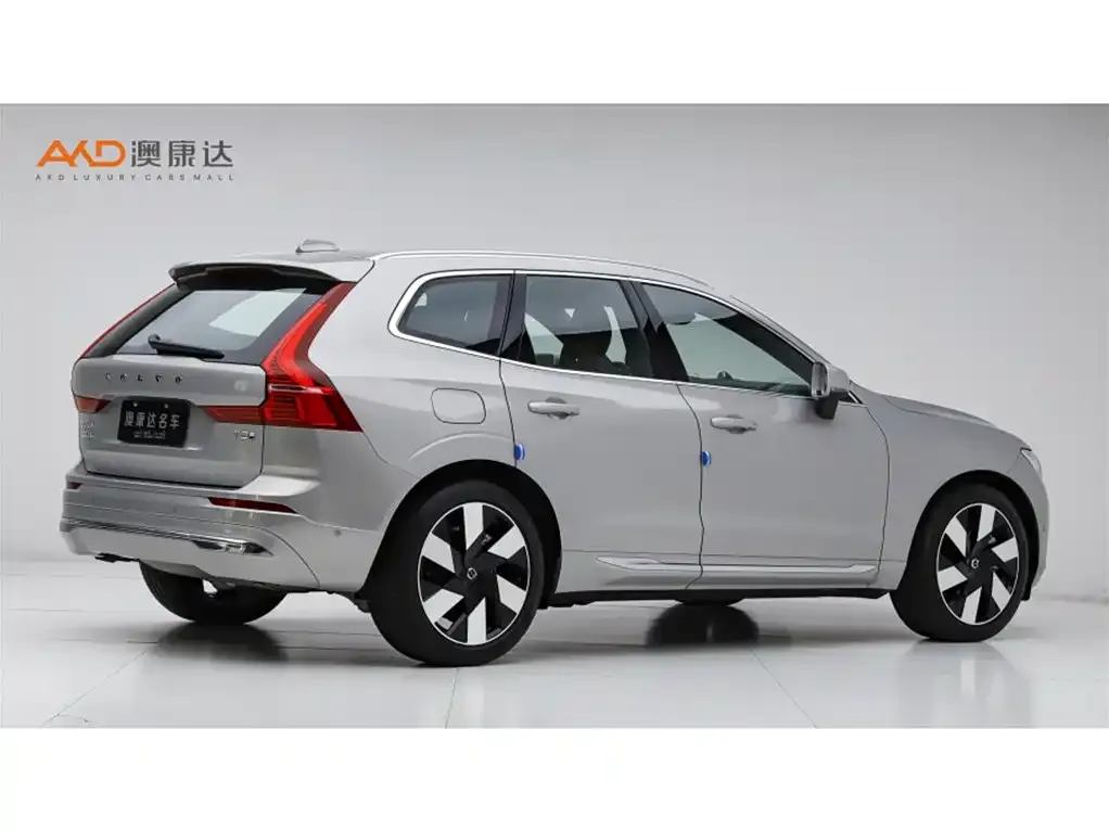 Volvo XC60 PHEV — фото 6