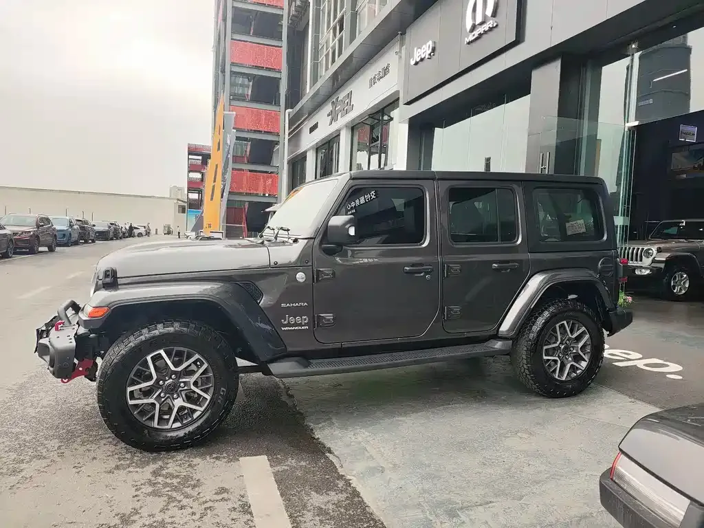 Jeep Wrangler — фото 8