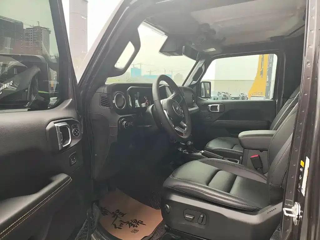 Jeep Wrangler — фото 4