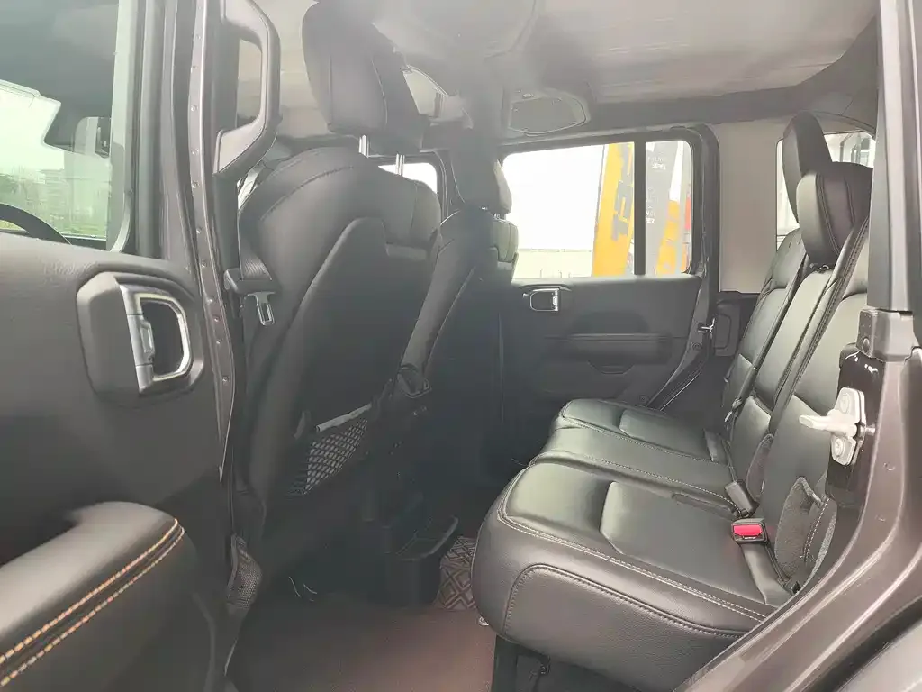Jeep Wrangler — фото 3