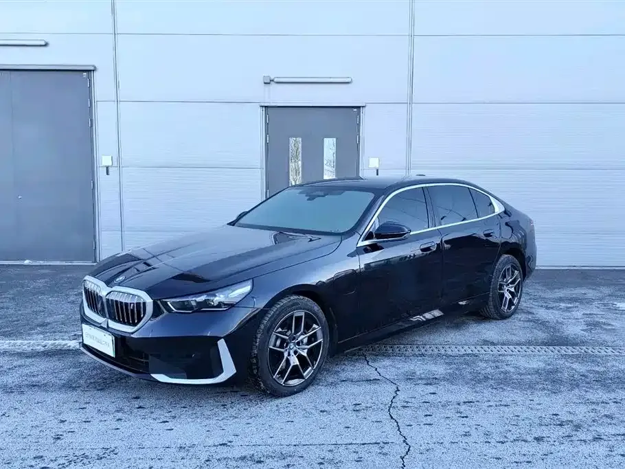 BMW i5 — фото 1