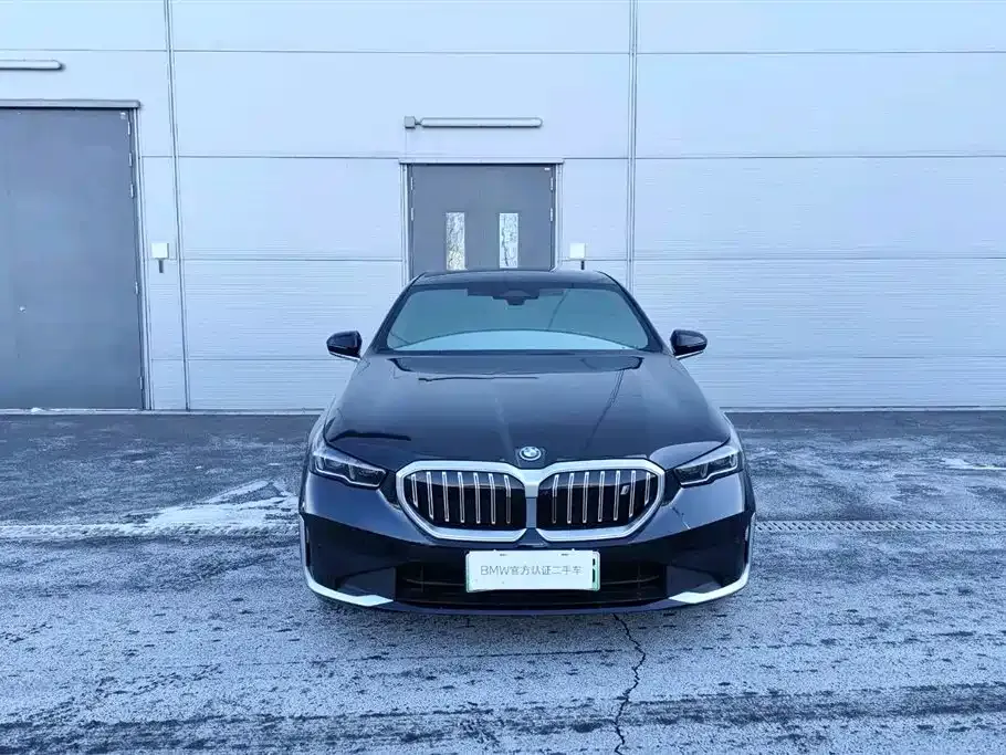 BMW i5 — фото 2