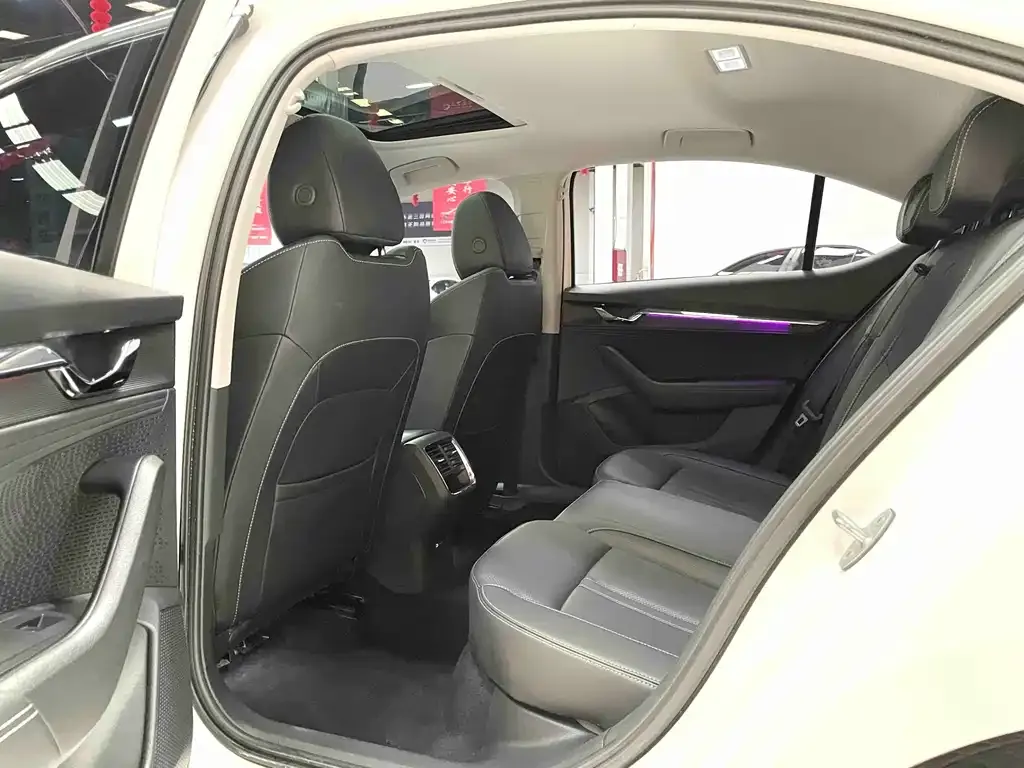 Skoda Octavia — фото 4