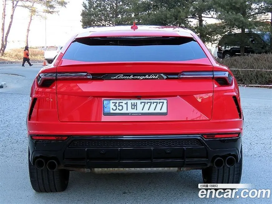 Lamborghini Urus — фото 9
