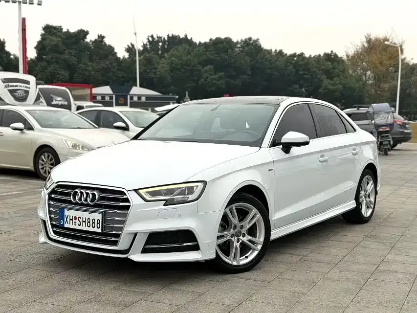 Audi A3 — фото 1