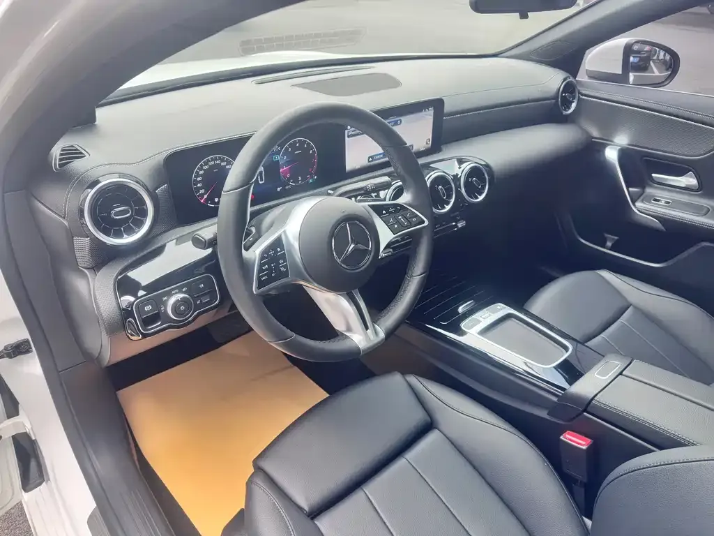 Mercedes-Benz A-Class — фото 10