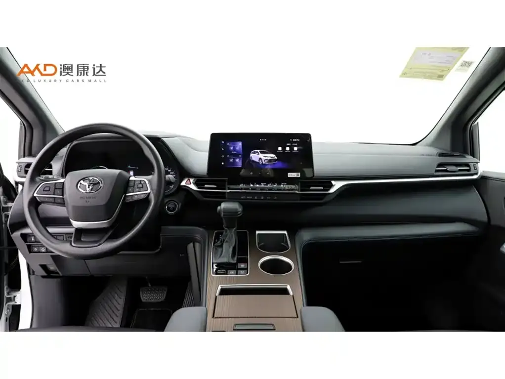 Toyota Granvia — фото 4