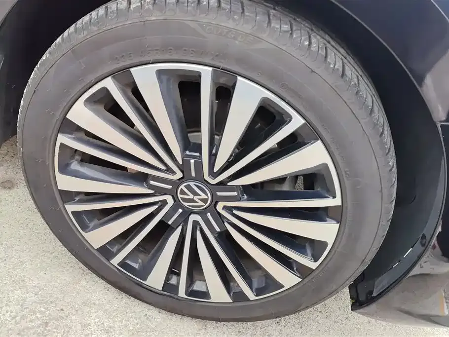 Volkswagen Passat — фото 7