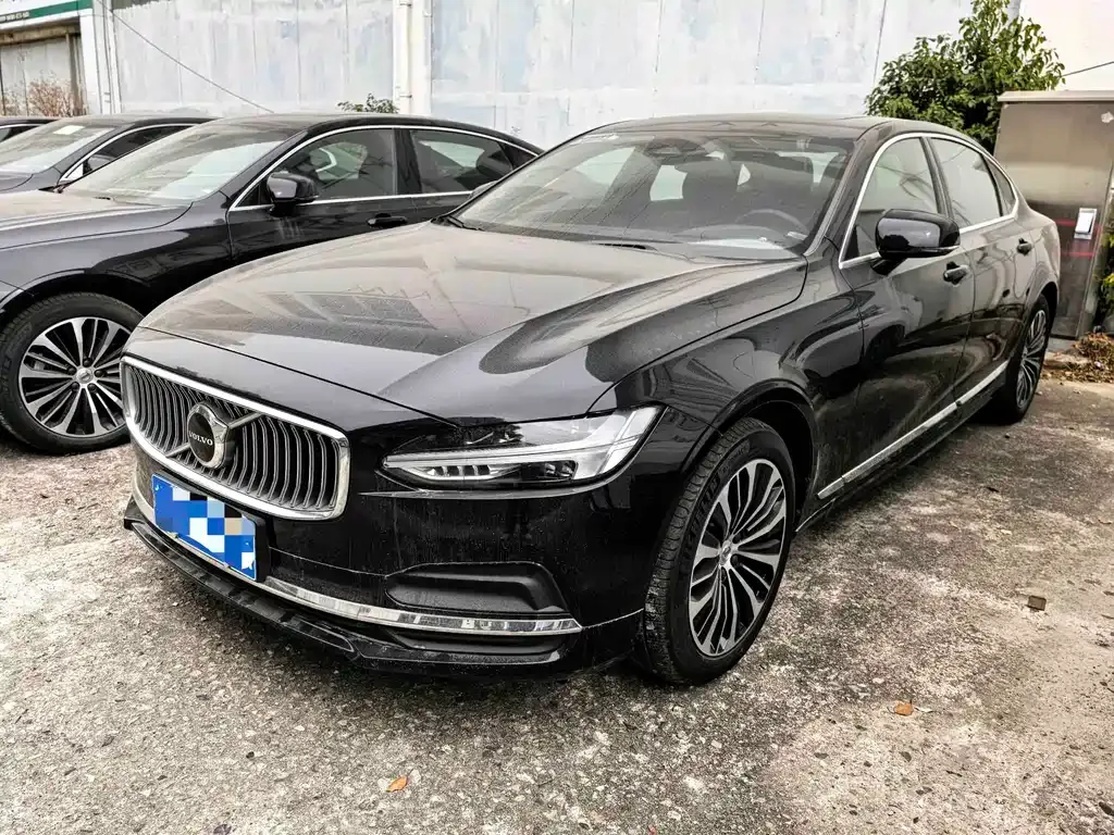 Volvo S90 — фото 1