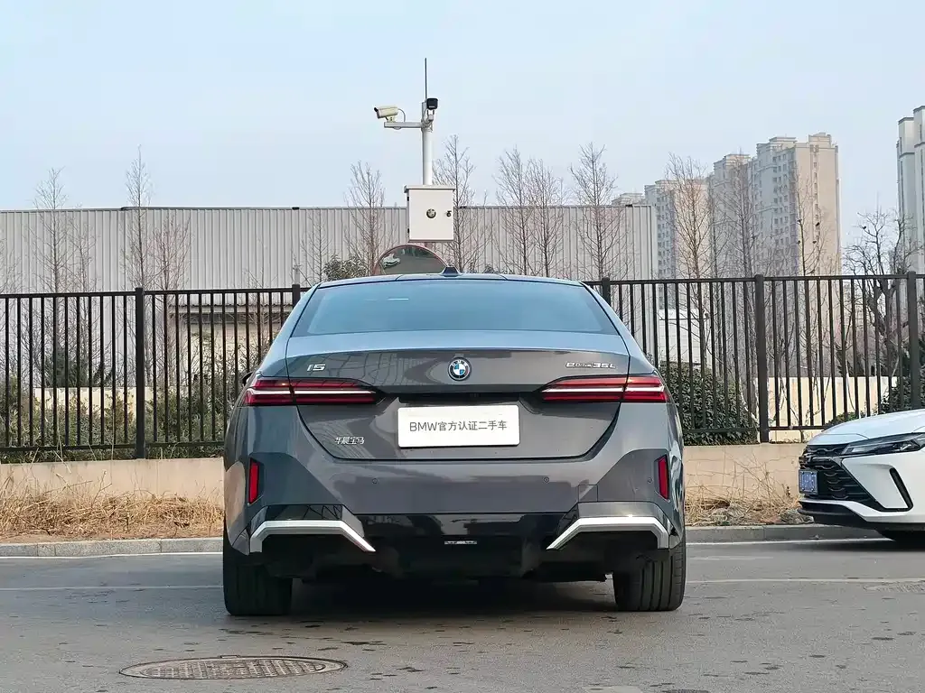 BMW i5 — фото 8