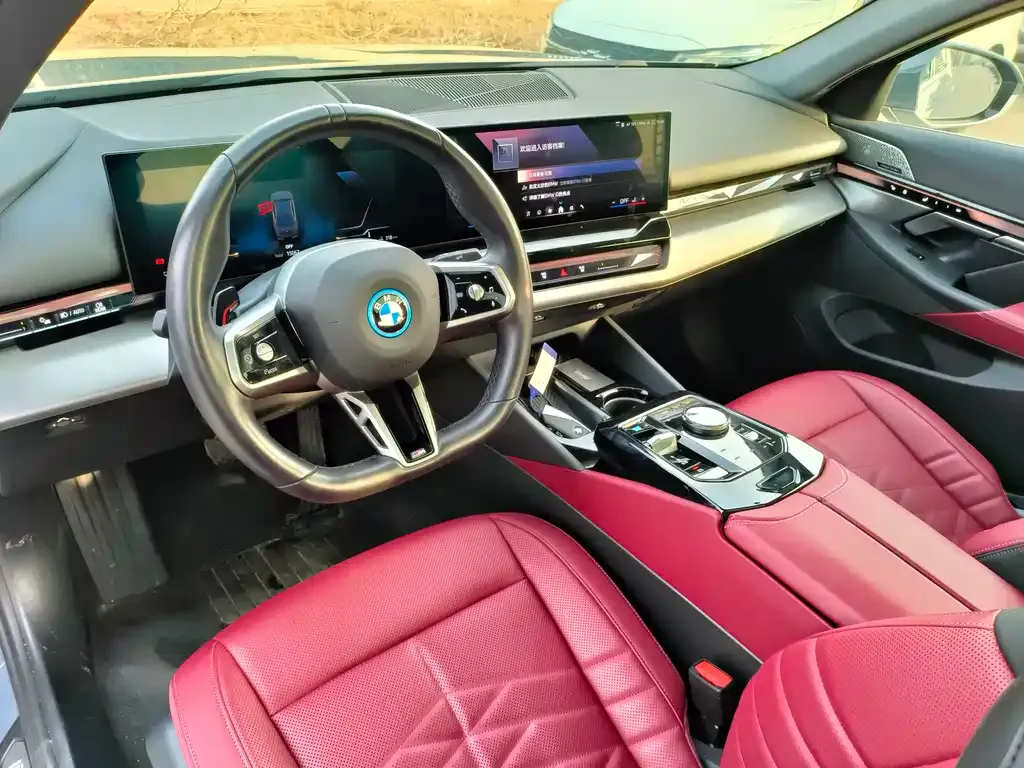 BMW i5 — фото 9