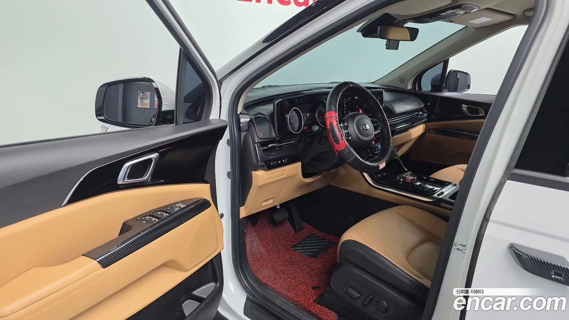 Kia Carnival — фото 10