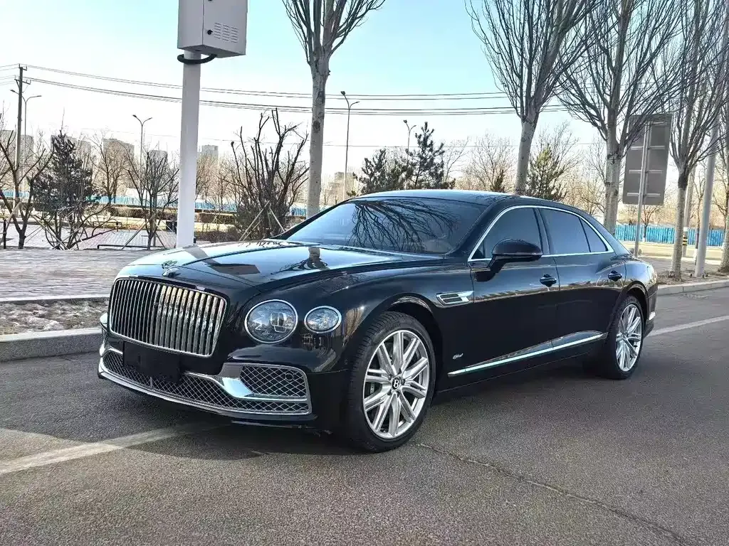 Bentley Flying Spur PHEV — фото 1