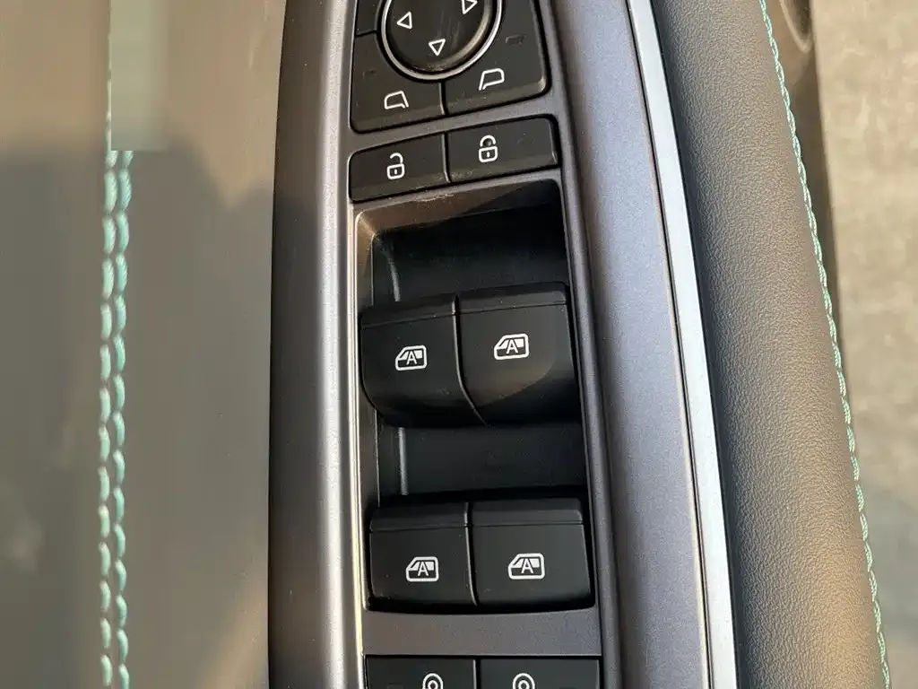 BYD Hiace 07 DM-i — фото 9