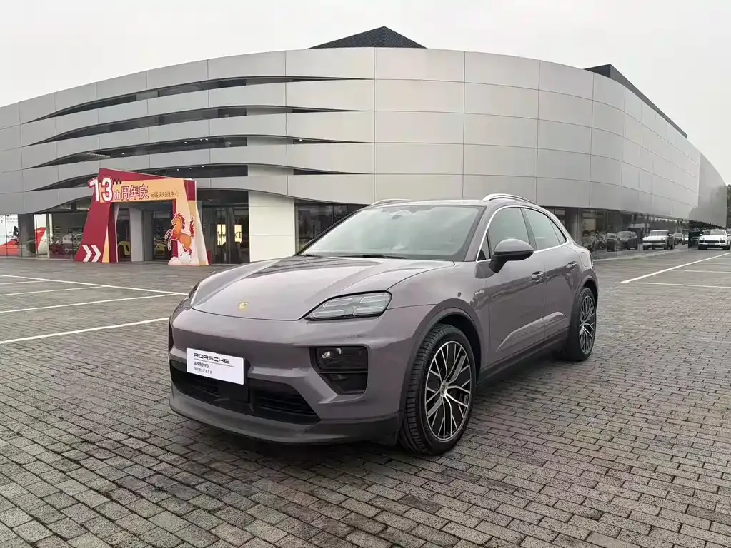 Porsche Macan EV — фото 1