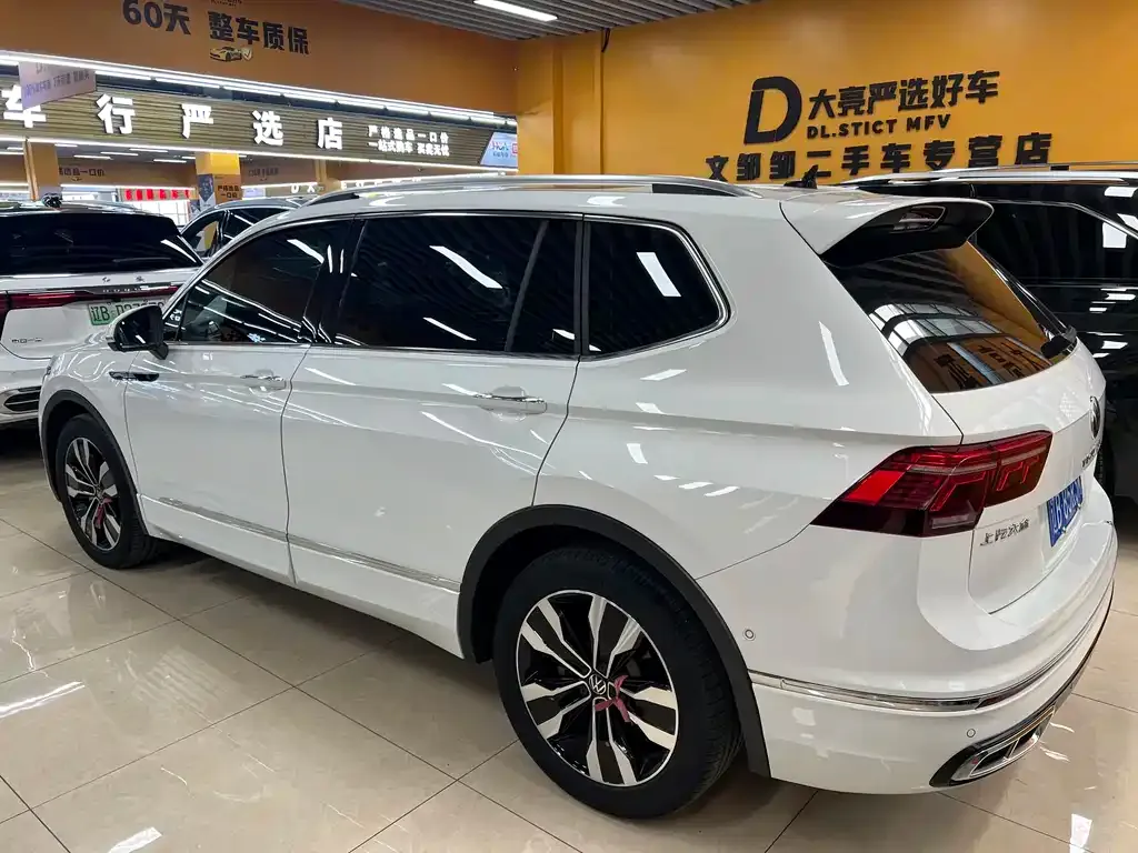 Volkswagen Tiguan L — фото 2