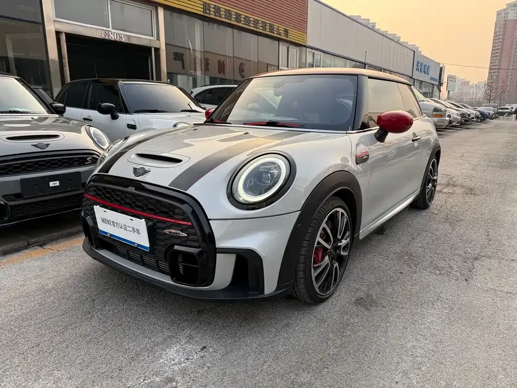 MINI JCW (John Cooper Works) — фото 1