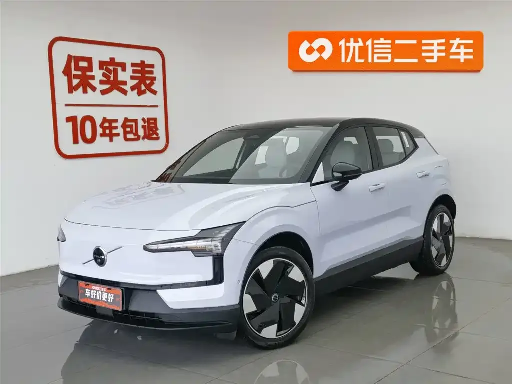 Volvo EX30 — фото 1