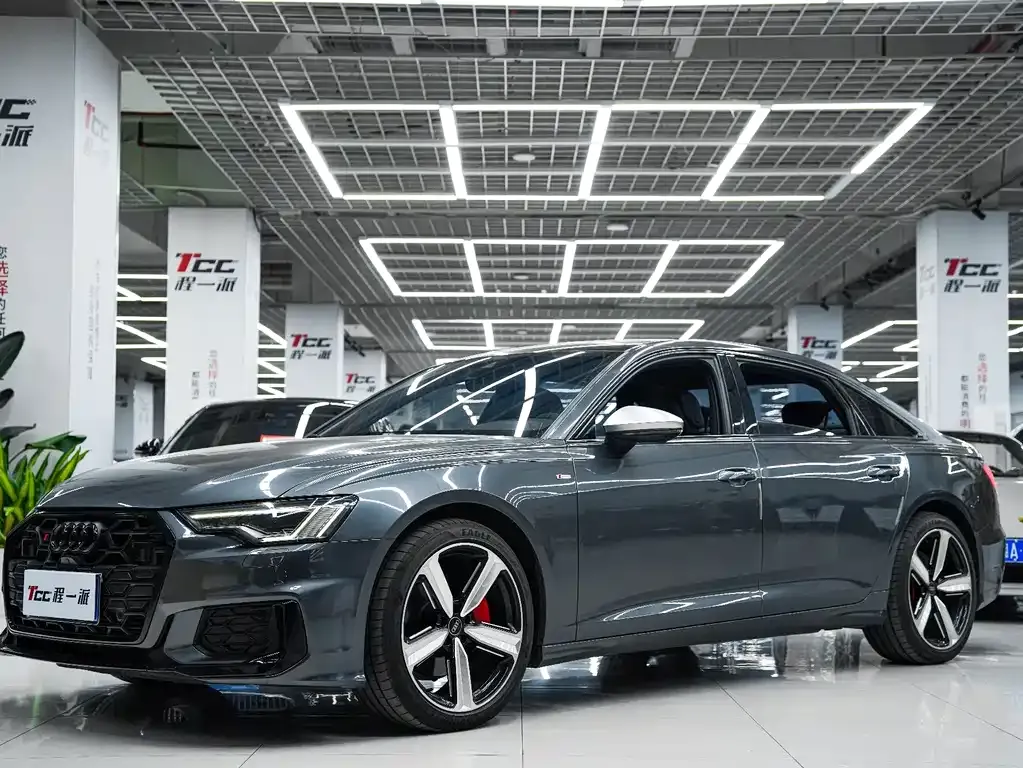 Audi A6L — фото 1