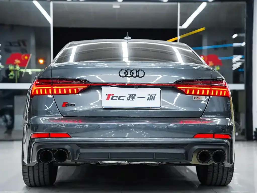 Audi A6L — фото 9