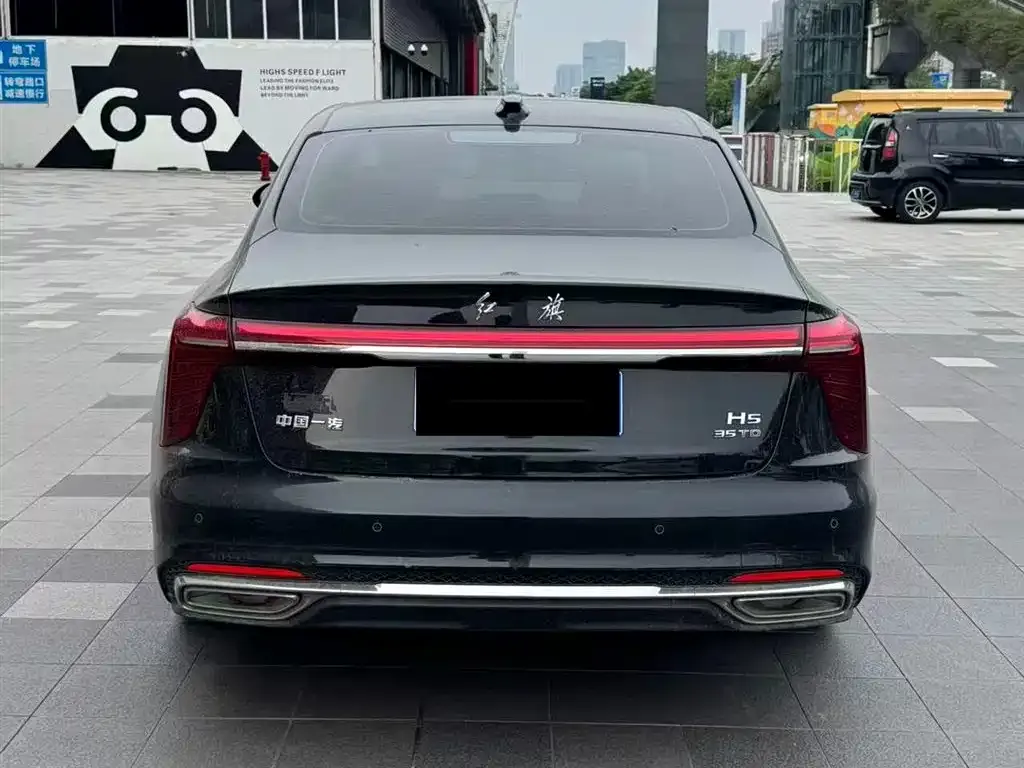 Hongqi H5 — фото 9