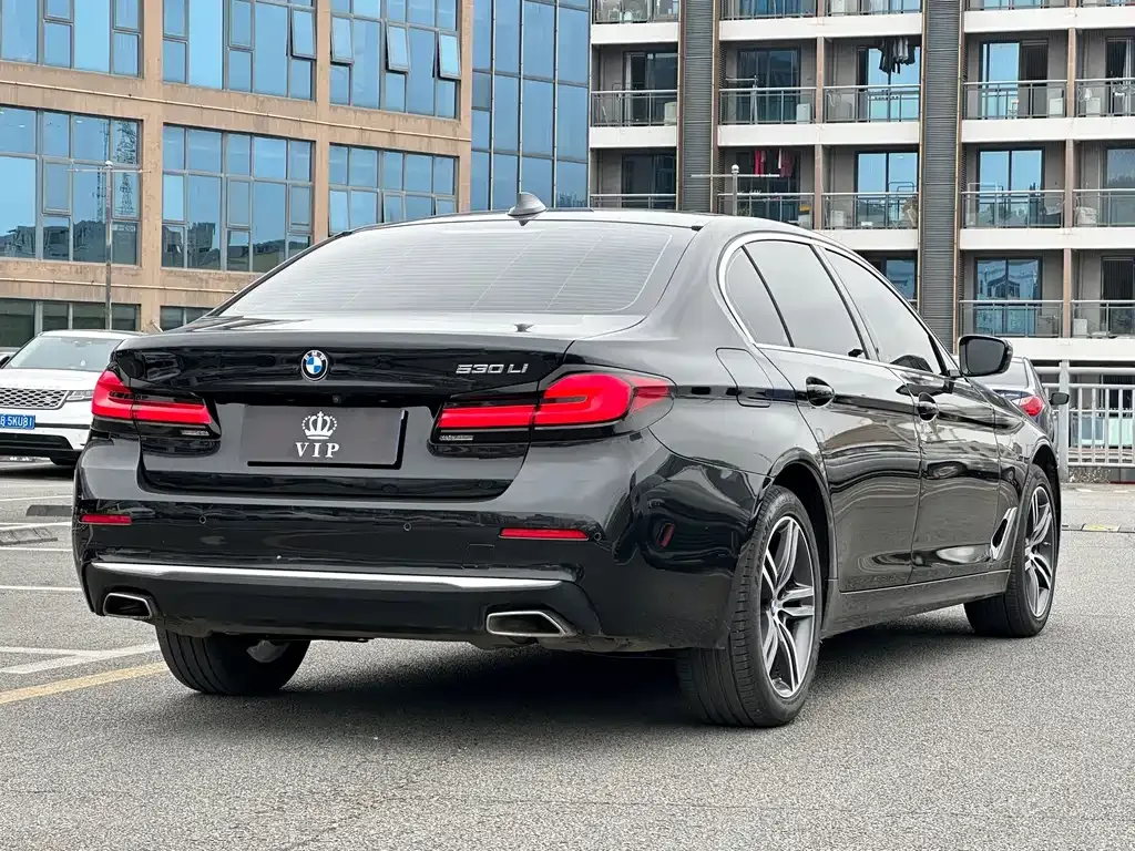 BMW 5 Series — фото 5