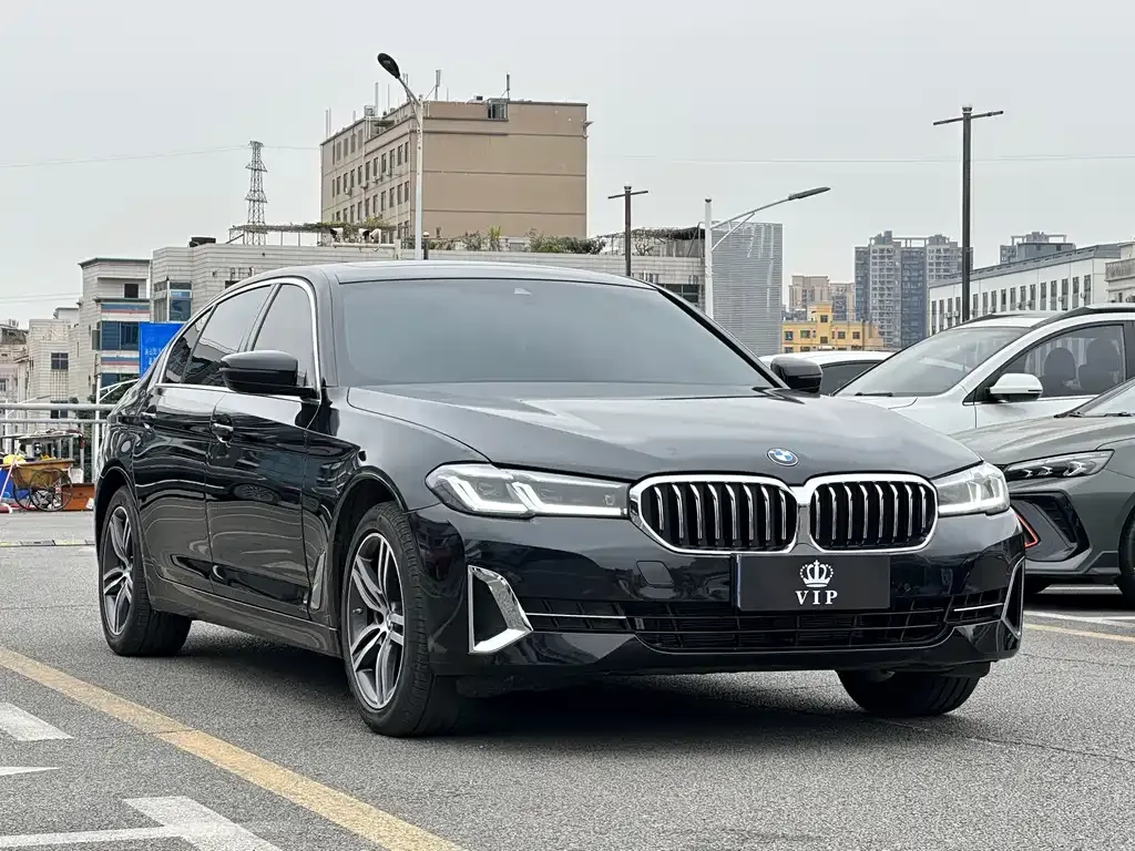 BMW 5 Series — фото 9