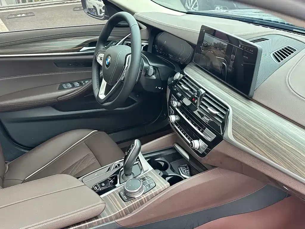 BMW 5 Series — фото 4