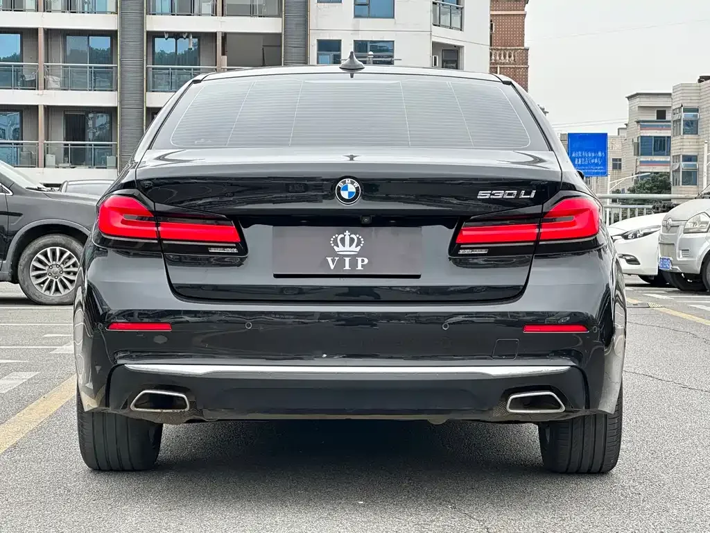 BMW 5 Series — фото 10