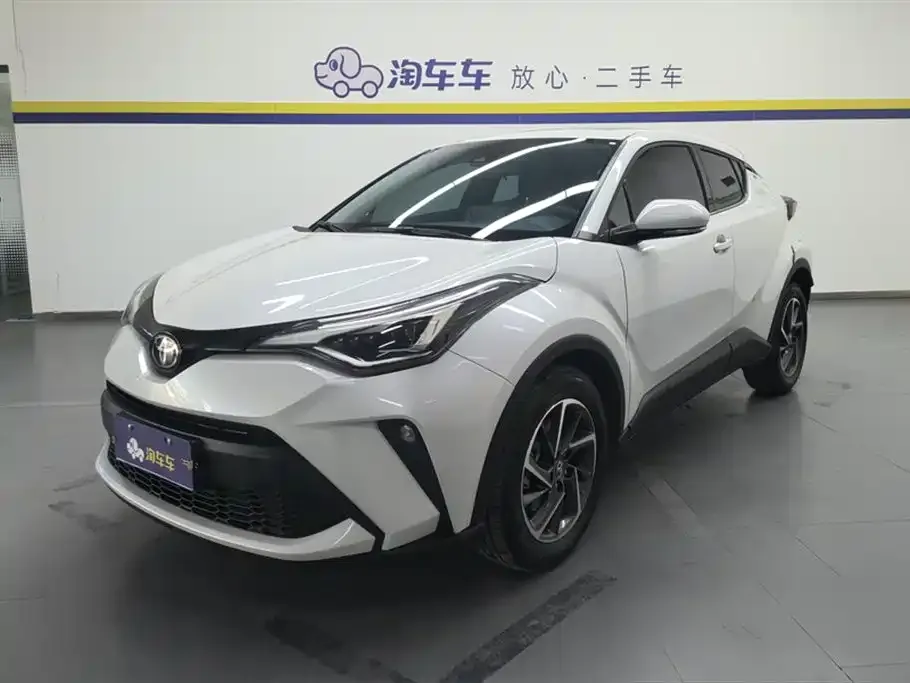Toyota C-HR — фото 1