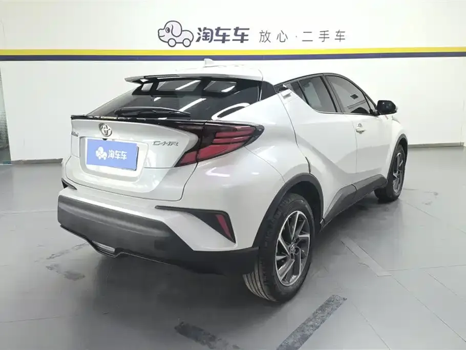 Toyota C-HR — фото 4