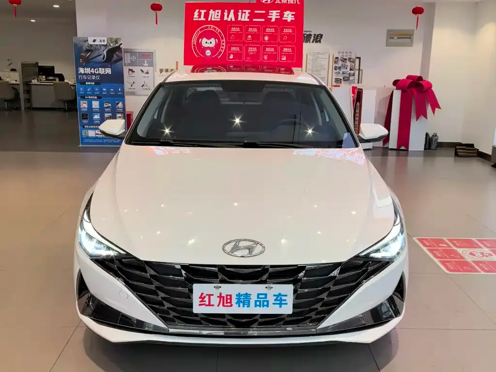 Hyundai Elantra — фото 6