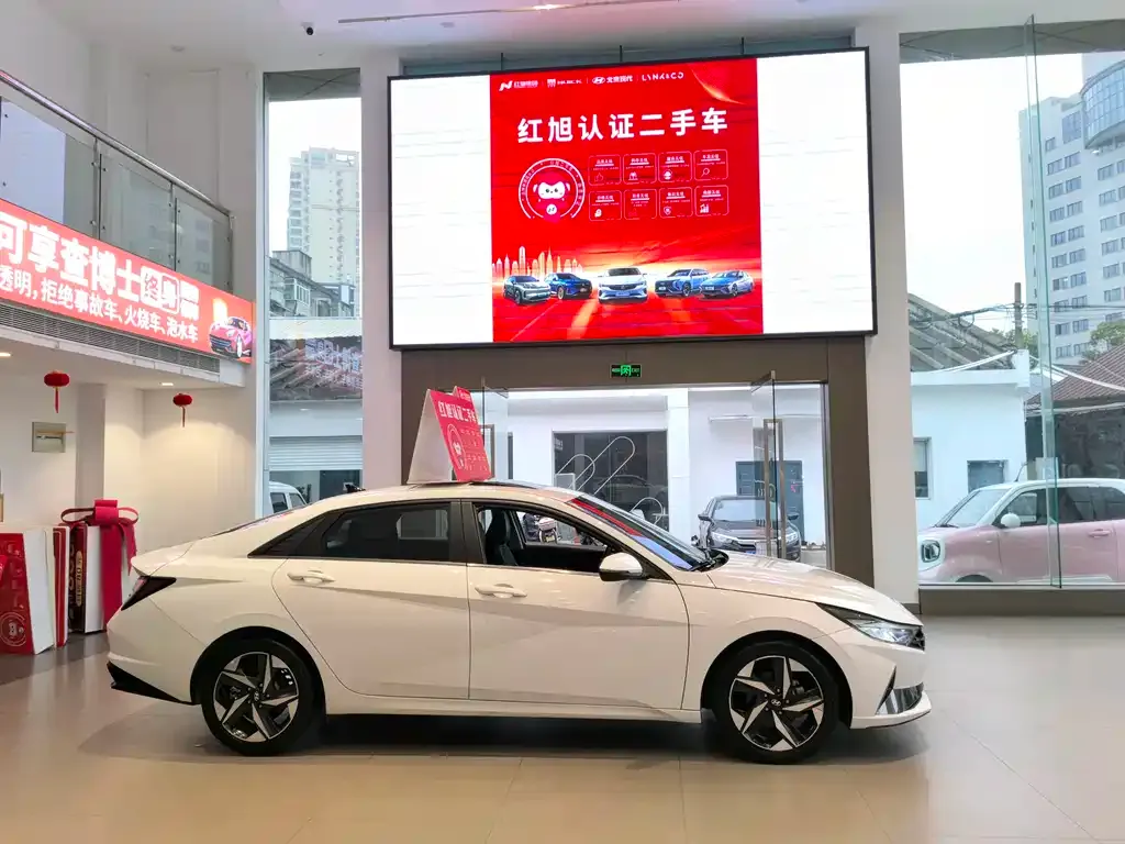 Hyundai Elantra — фото 9