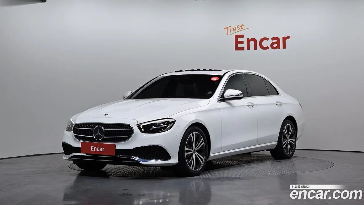 Mercedes-Benz E-Class — фото 1