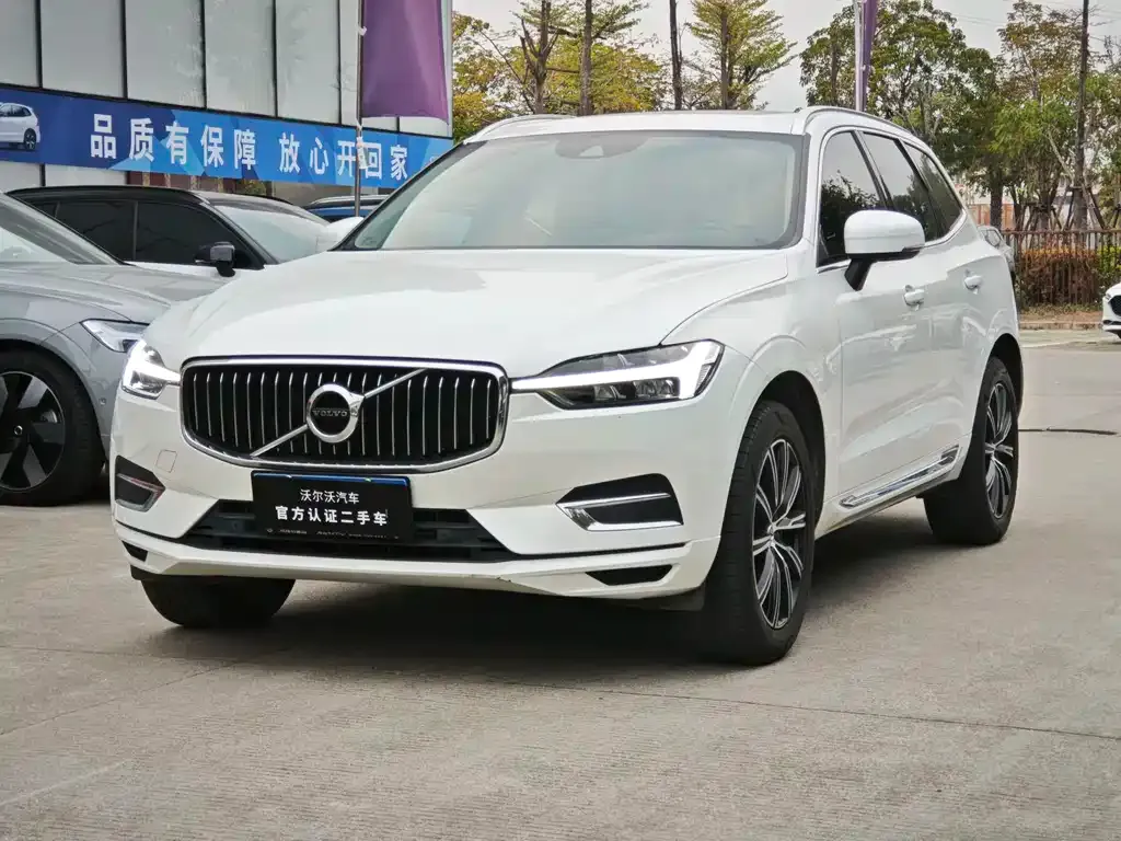 Volvo XC60 — фото 1