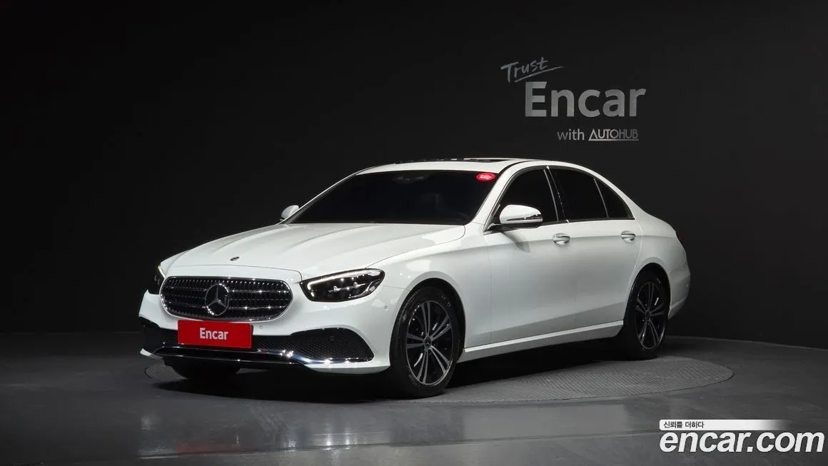 Mercedes-Benz E-Class — фото 1