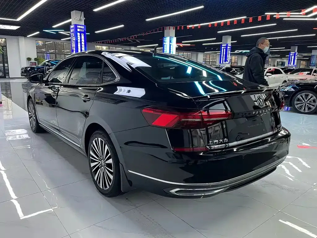 Volkswagen Passat — фото 8